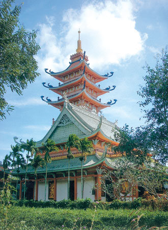 Chùa Bửu Minh nhìn từ xa. Ảnh: Thanh Nhật