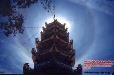 Chuyện ở ngôi chùa phát ánh hào quang lạ