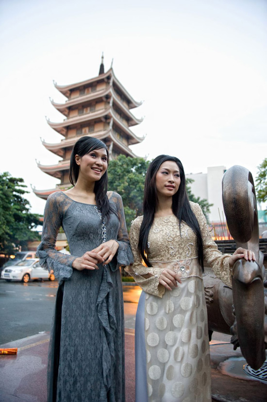 Chọn áo dài đi chùa đẹp và thanh lịch, Thời trang, ao dai, vo viet chung, le vu lan, dai le, 1000 nam thang long