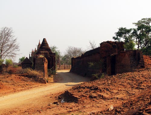 Phóng sự ảnh: Bagan kỳ vĩ và bi tráng