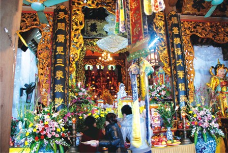 4. Chính điện chùa.jpg