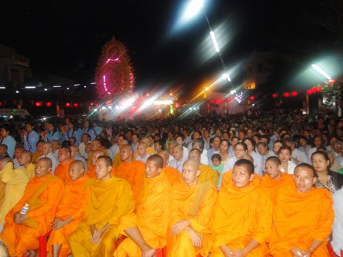 Chư Tăng Nam tông Khmer.jpg