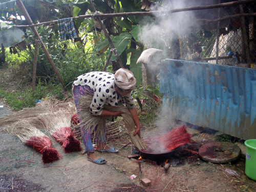 Về thăm làng chiếu Định Yên