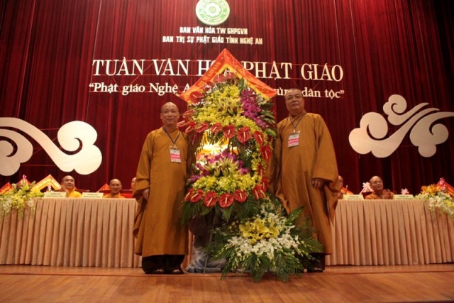 Khai mac tuan van hoa PG6.JPG