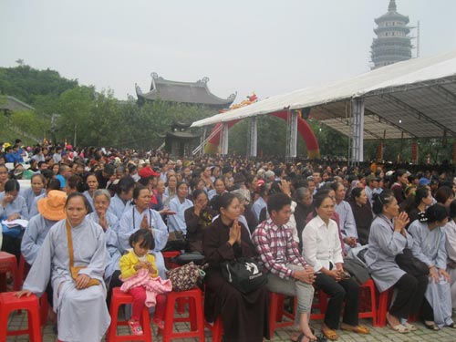 “Mẹ khóc con trong lễ cầu siêu” - 1