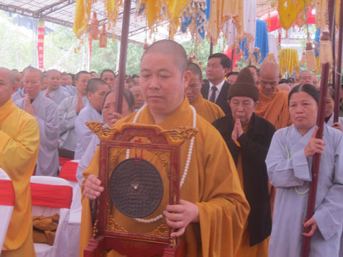 “Mẹ khóc con trong lễ cầu siêu” - 3