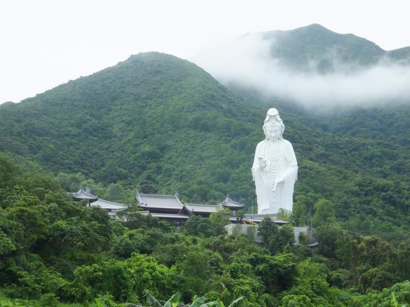 guanyin-tsz-shan-monastery-7.jpg